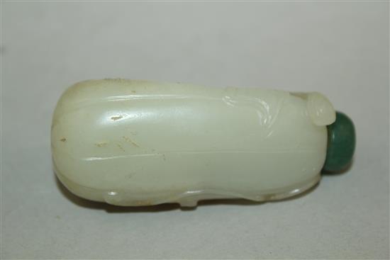 A Chinese white and russet jade bitter melon snuff bottle, 1800-1900, 5.5cm